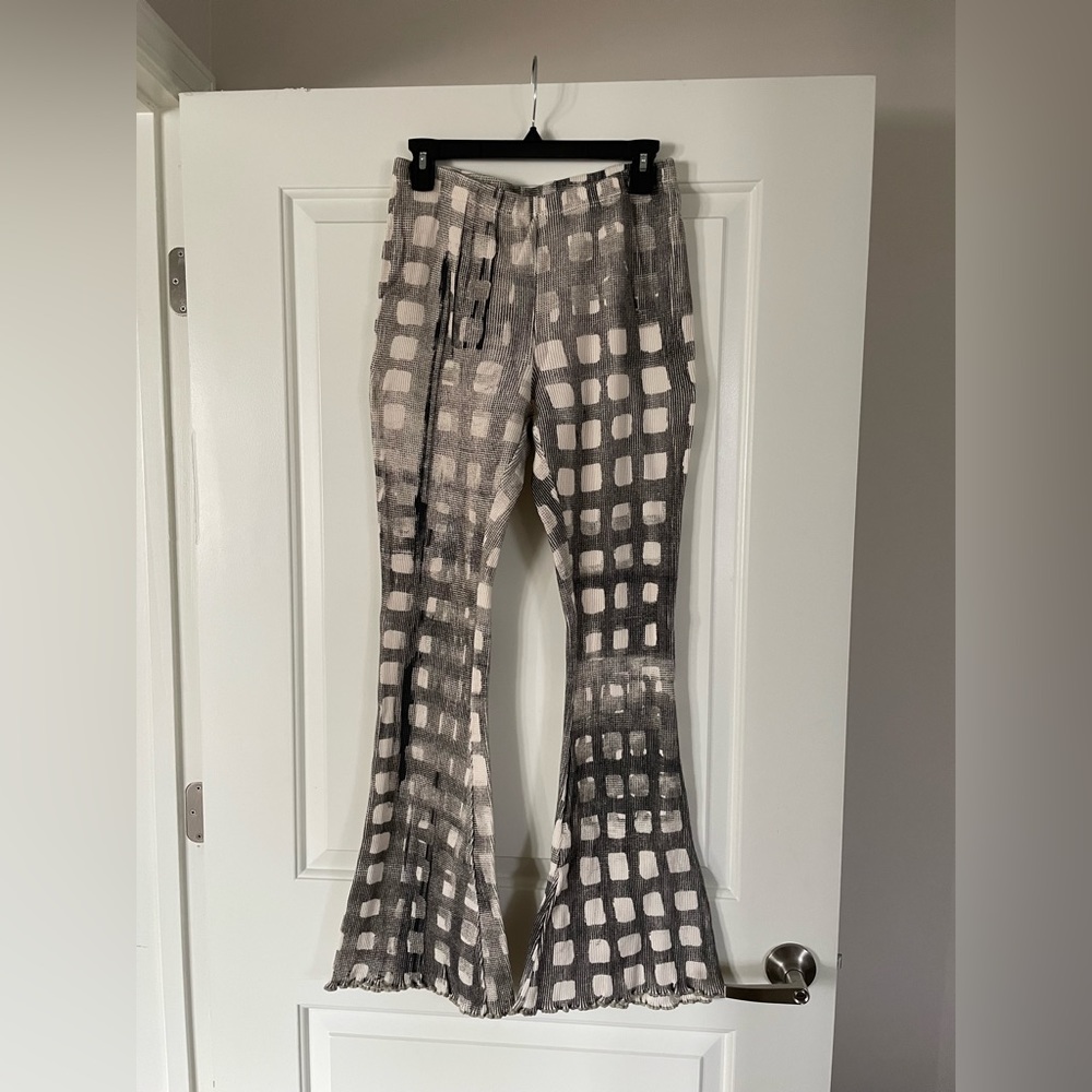 State the Label, Flares/Grid. Size L.